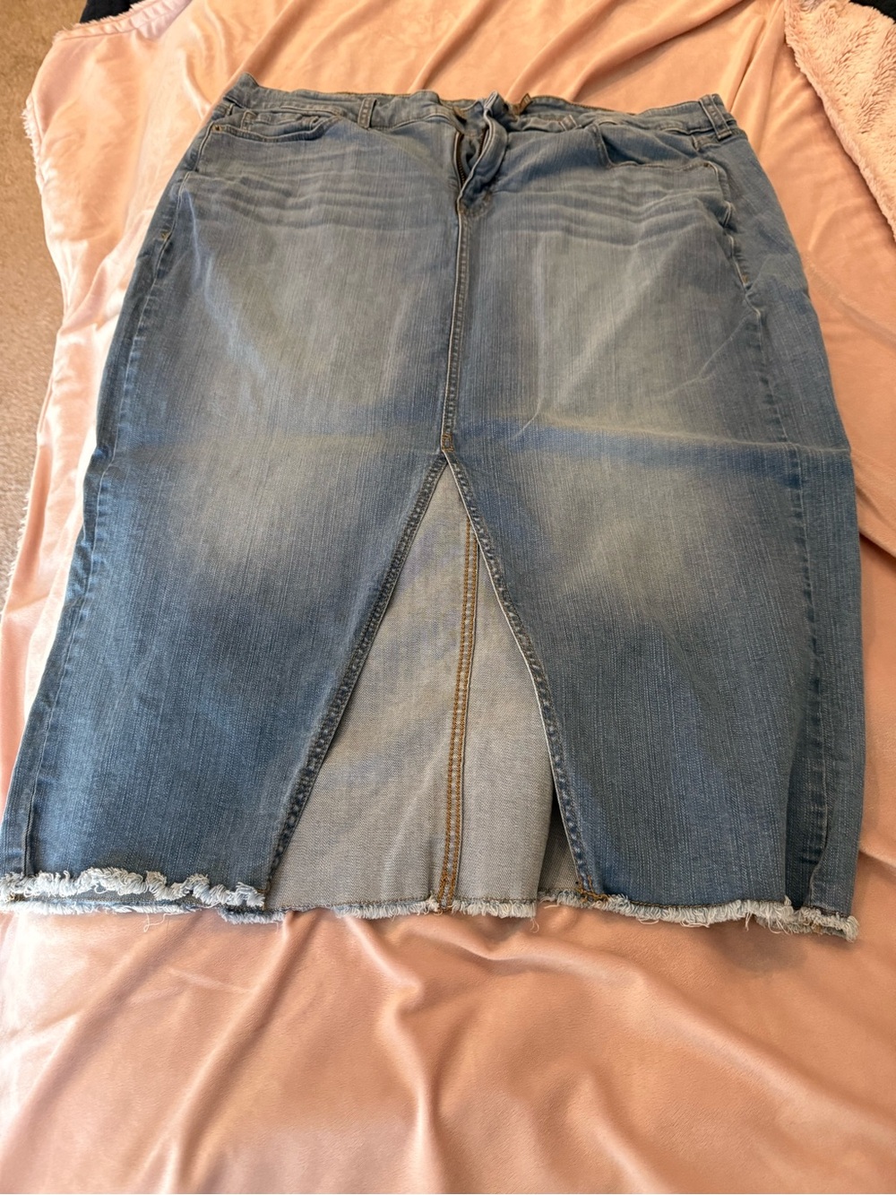 Torrid Denim Midi Skirt with Front Slit - Blue size 20
